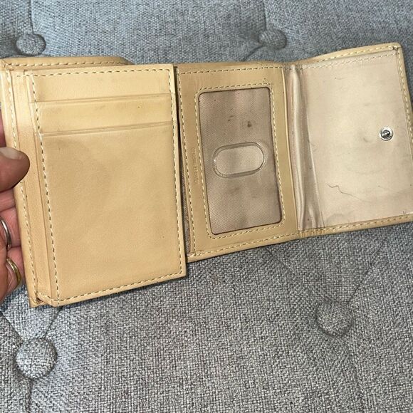 Fossil Canvas Compact Wallet - Picture 6 of 7
